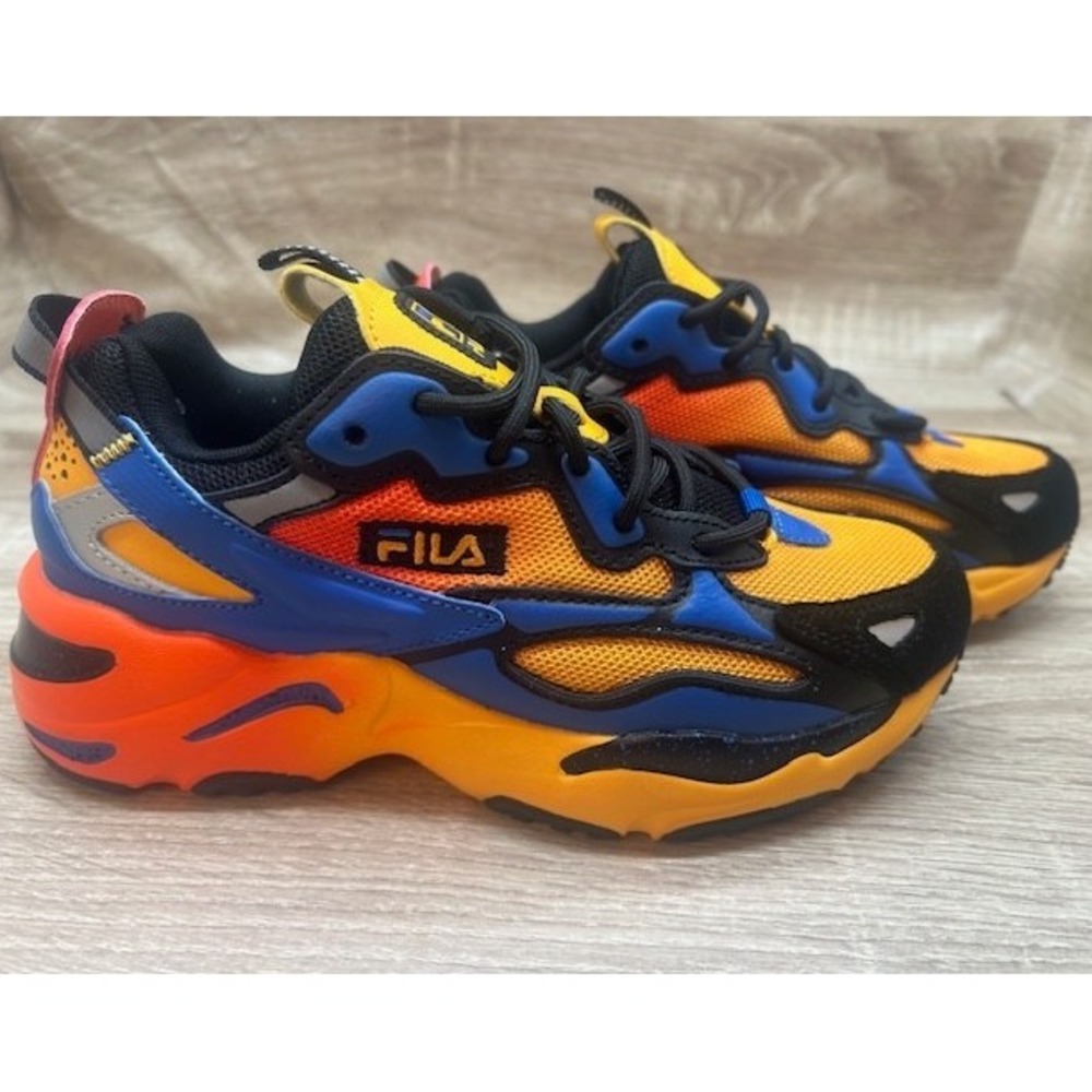 Fila Ray Tracer Apex Saffron/Prince Blue/Mandarin‎ Red NIB - Size 3.5 Big Kid